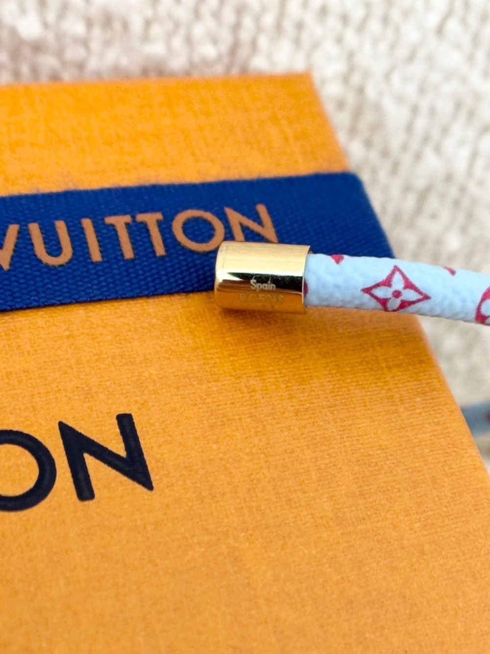 ✨NEW✨Louis Vuitton 2026 Monogram LV Confidential Bracelet 17 cm - Light Blue - Picture 7 of 11